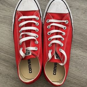 Converse size 7
